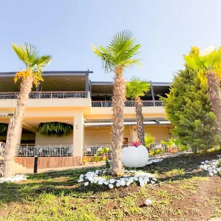 William's - Sixth Large דירה